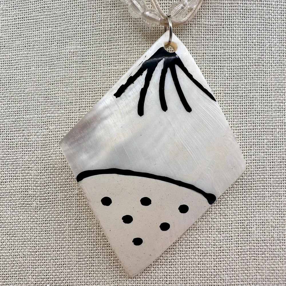 Vintage 90s‎ Multi Stand Beaded Hand Painted Mother-of-Pearl Pendant Necklace